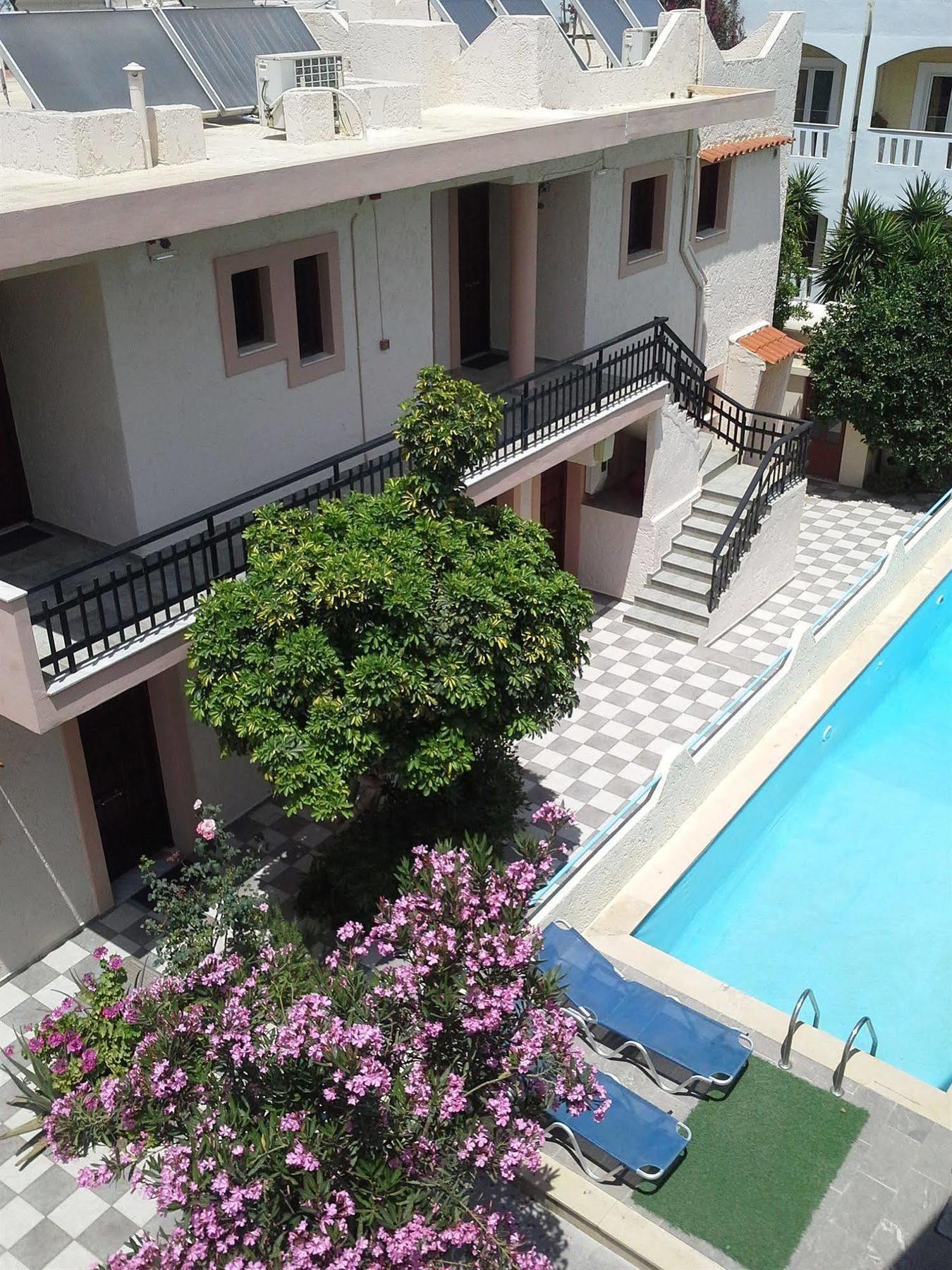 Amaril Apartment พลาตาเนส ภายนอก รูปภาพ