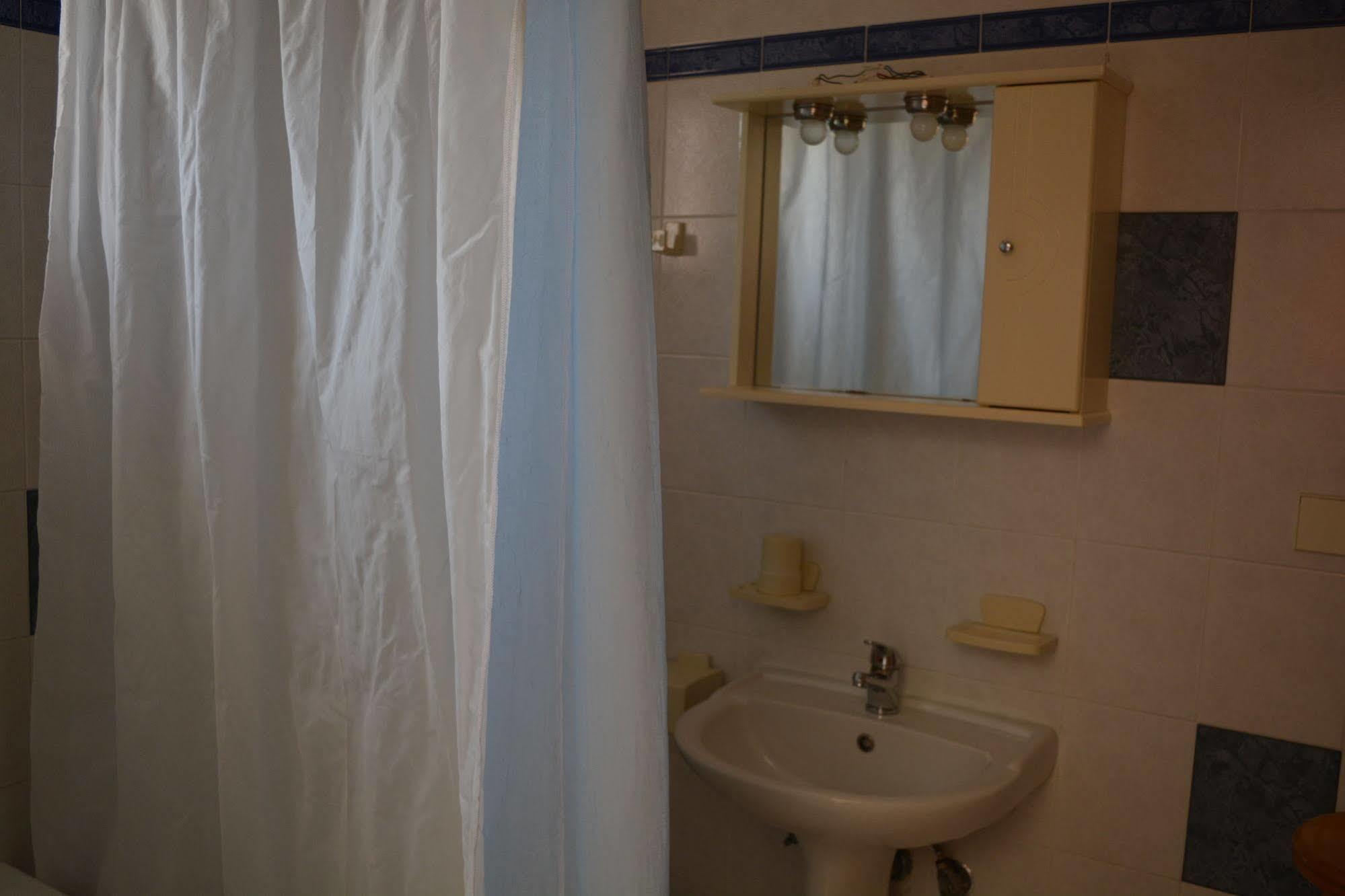 Amaril Apartment พลาตาเนส ภายนอก รูปภาพ