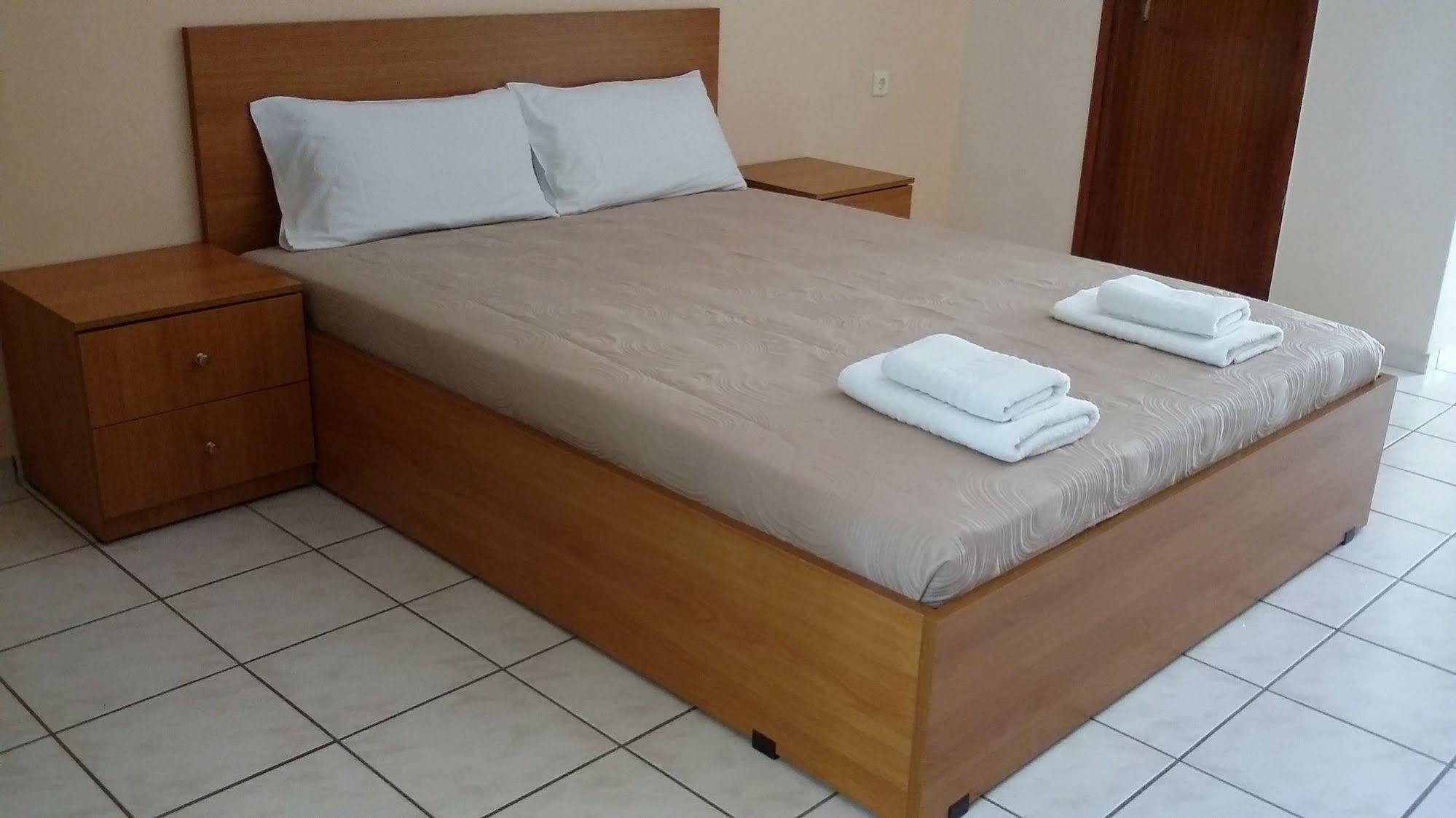 Amaril Apartment พลาตาเนส ภายนอก รูปภาพ