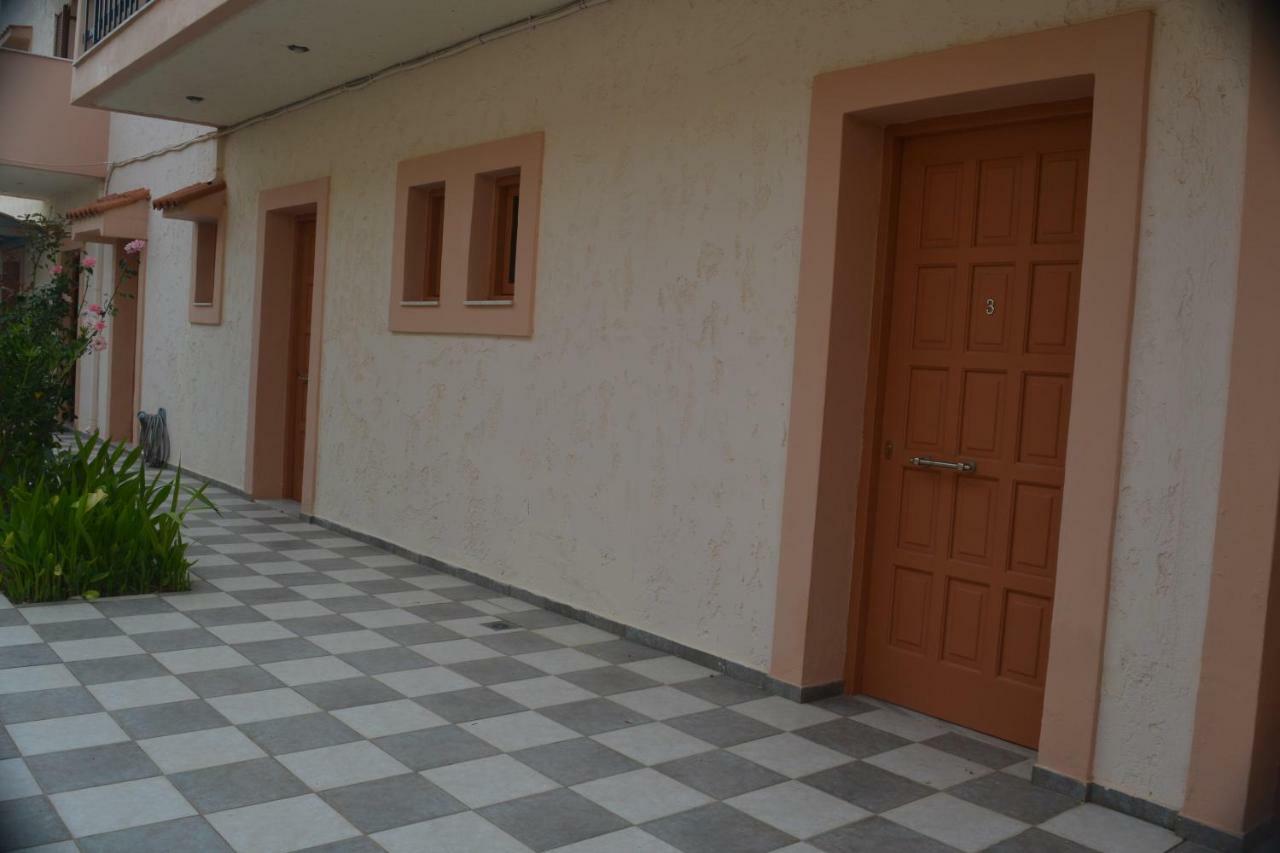 Amaril Apartment พลาตาเนส ภายนอก รูปภาพ