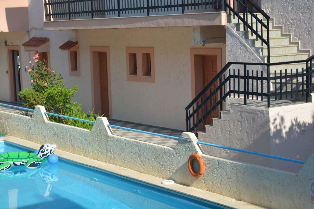 Amaril Apartment พลาตาเนส ภายนอก รูปภาพ